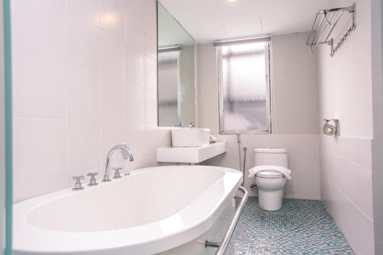 Days Hotel & Suites By Wyndham Kl - Chan Sow Lin Mrt Or Lrt Kuala Lumpur Exterior foto