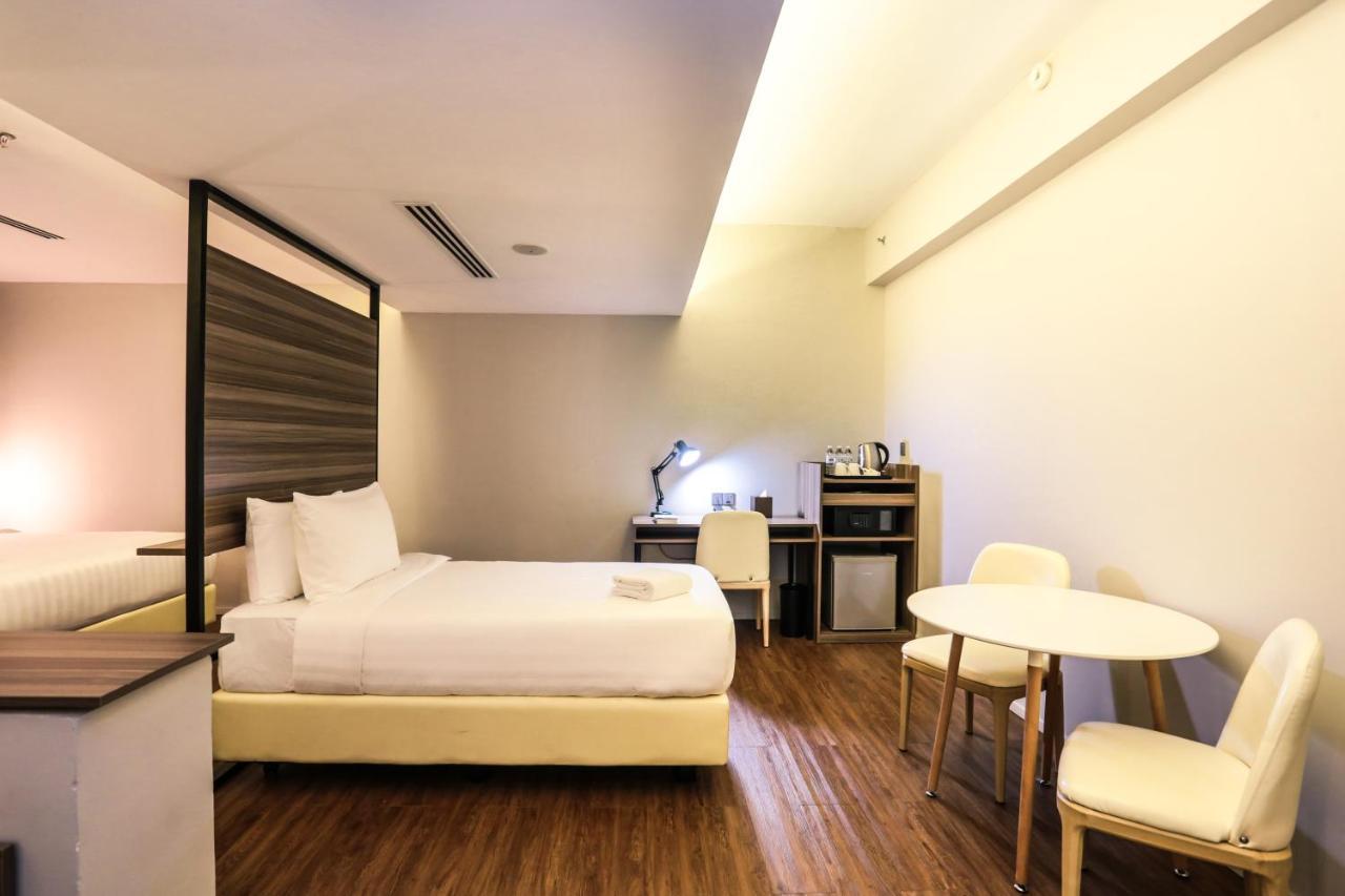 Days Hotel & Suites By Wyndham Kl - Chan Sow Lin Mrt Or Lrt Kuala Lumpur Exterior foto
