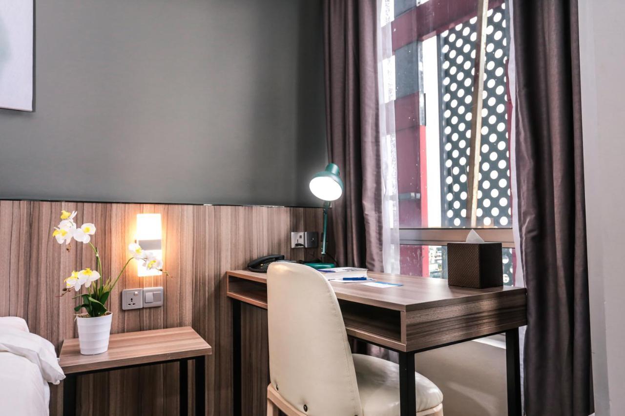 Days Hotel & Suites By Wyndham Kl - Chan Sow Lin Mrt Or Lrt Kuala Lumpur Exterior foto