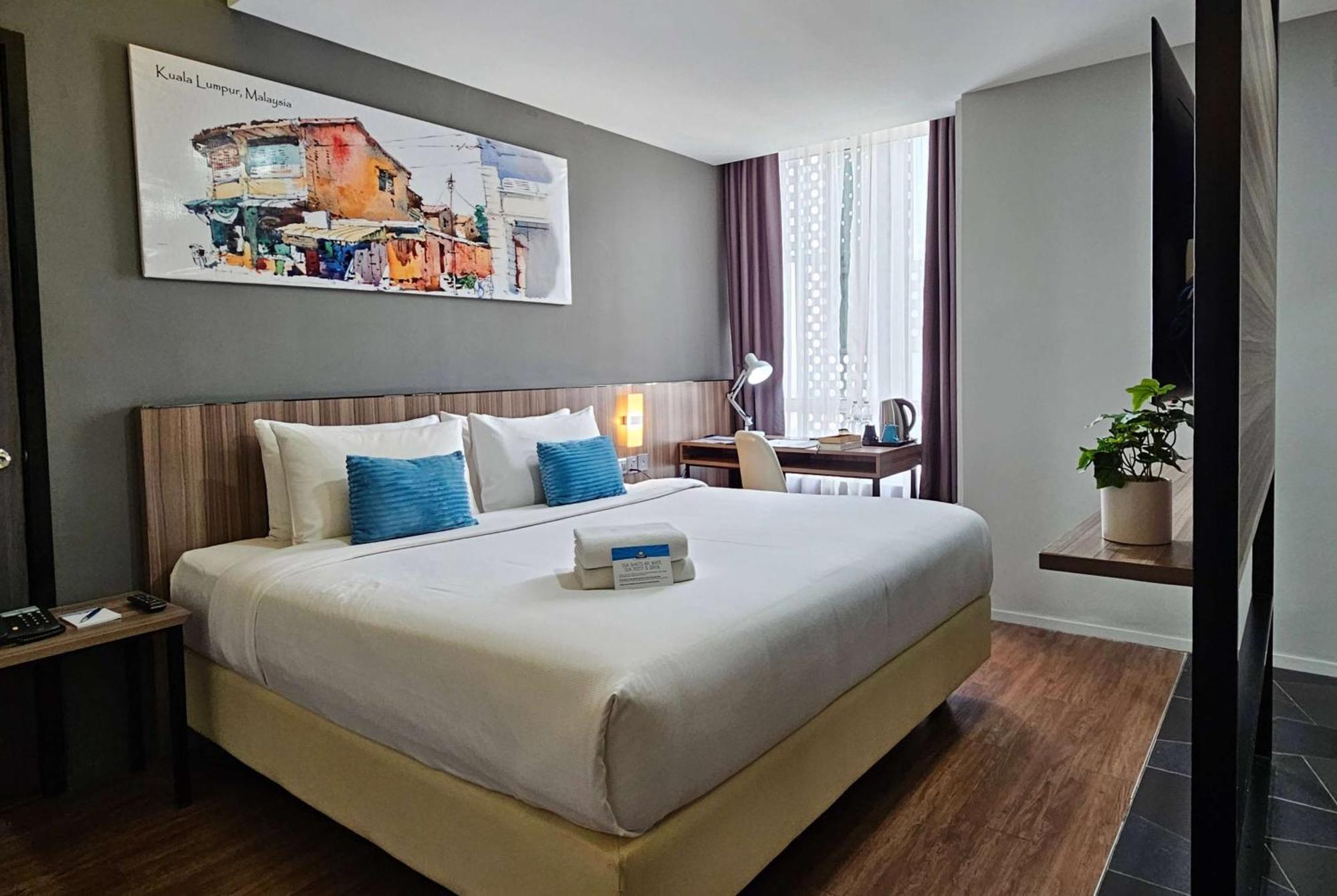 Days Hotel & Suites By Wyndham Kl - Chan Sow Lin Mrt Or Lrt Kuala Lumpur Exterior foto
