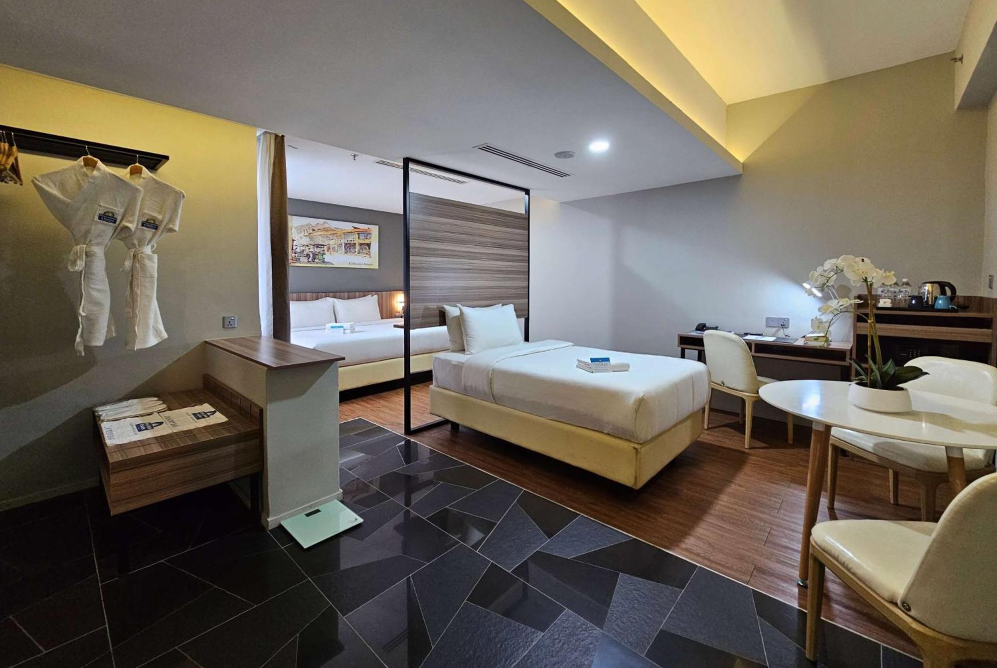 Days Hotel & Suites By Wyndham Kl - Chan Sow Lin Mrt Or Lrt Kuala Lumpur Exterior foto
