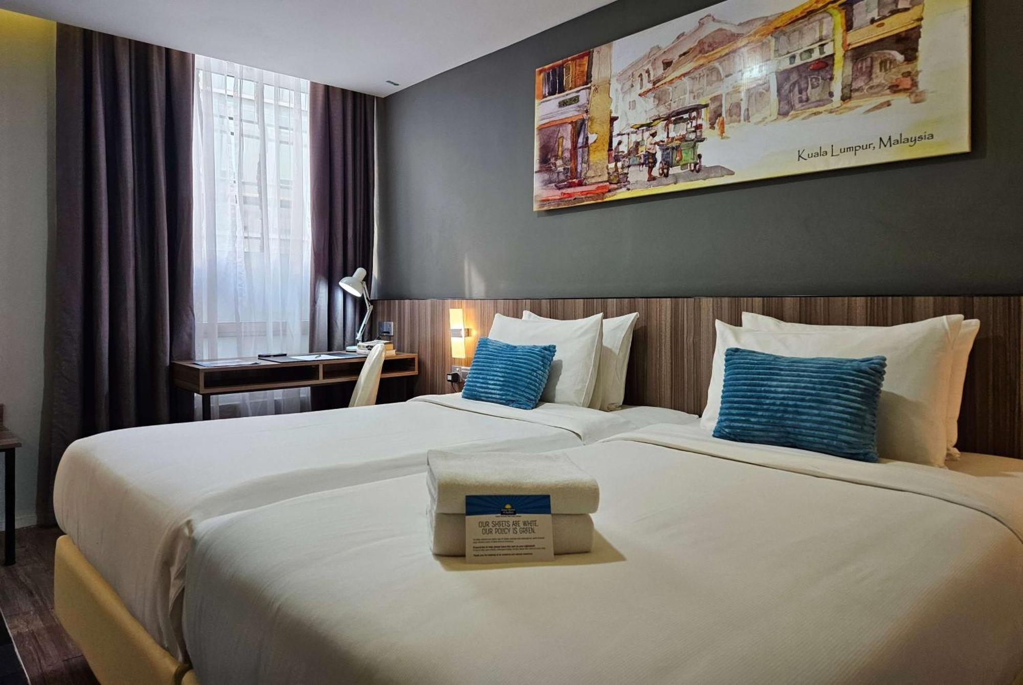 Days Hotel & Suites By Wyndham Kl - Chan Sow Lin Mrt Or Lrt Kuala Lumpur Exterior foto