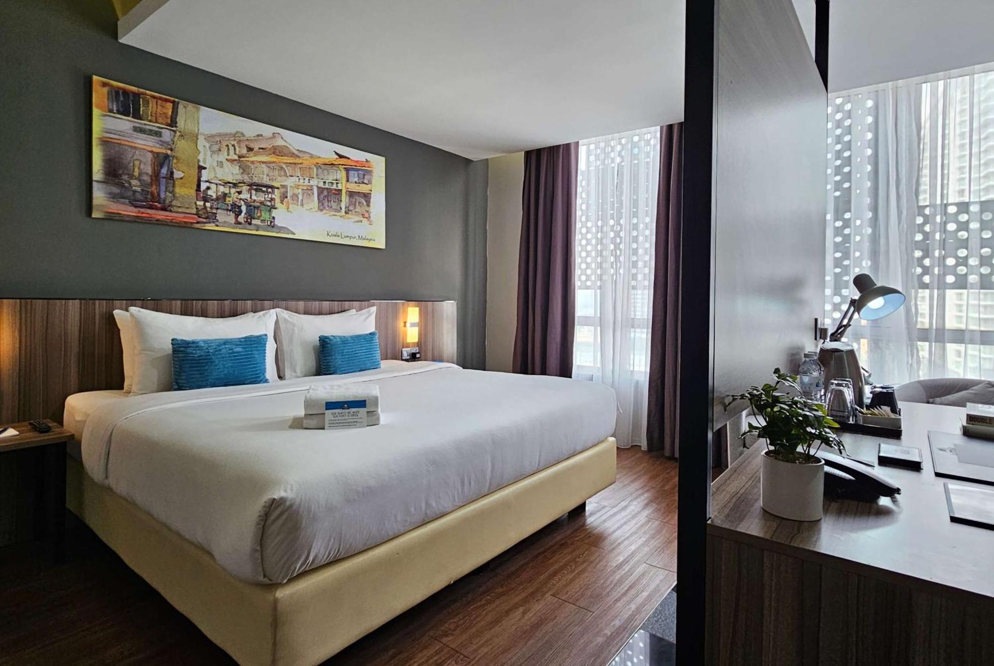 Days Hotel & Suites By Wyndham Kl - Chan Sow Lin Mrt Or Lrt Kuala Lumpur Exterior foto